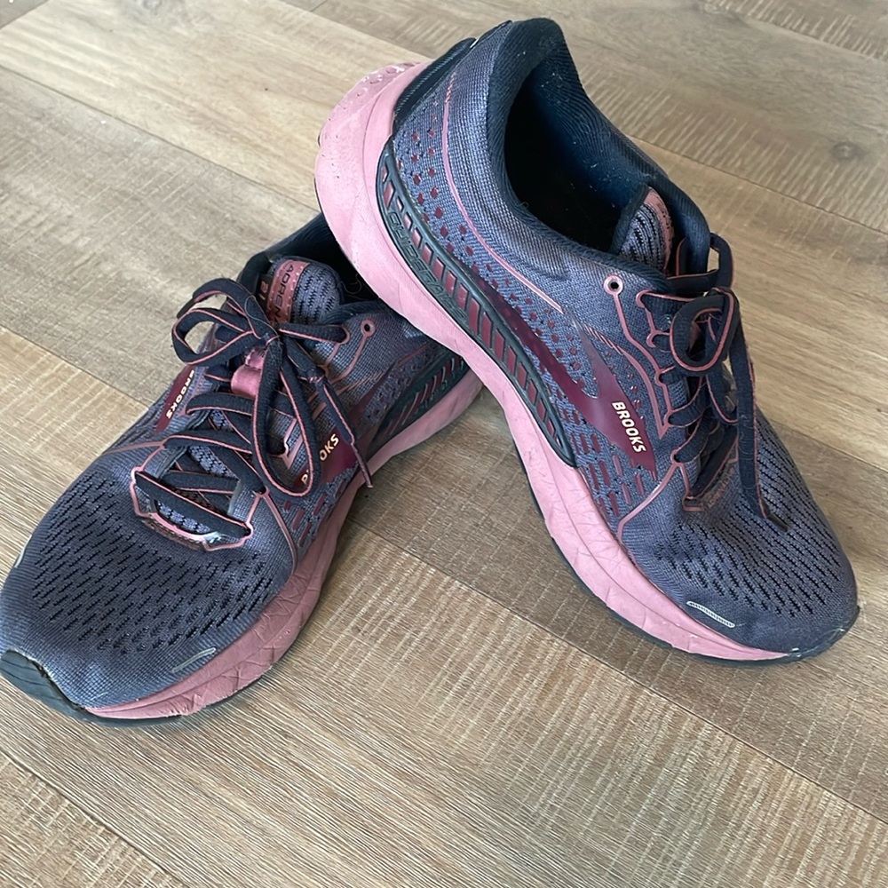 Brooks cushion support Adrenaline 21 running shoes.